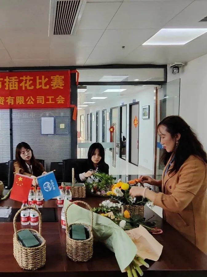 欣赏春色.jpg