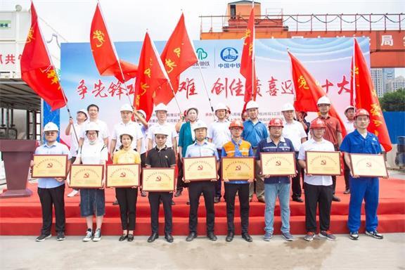 福州滨海快线项目开展“争先锋攻坚克难 创佳绩喜迎二十大”主题党建活动